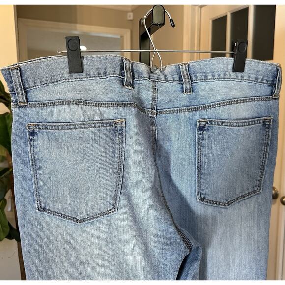 Gap Men’s Straight Fit Jeans 38x30 Light Wash Denim Classic Casual Everyday - Picture 3 of 5